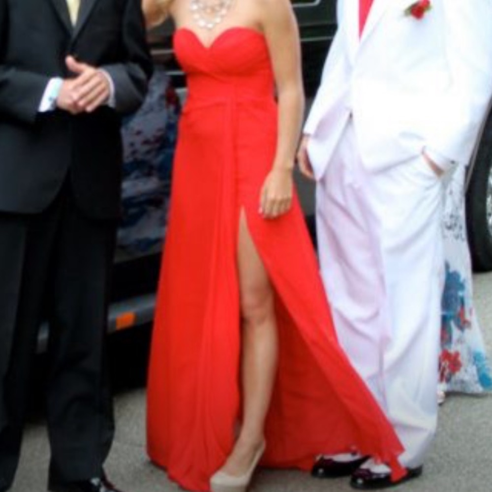 Beautiful formal dress!